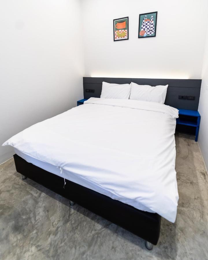 Pier 808 Hostel Bangkok Bagian luar foto