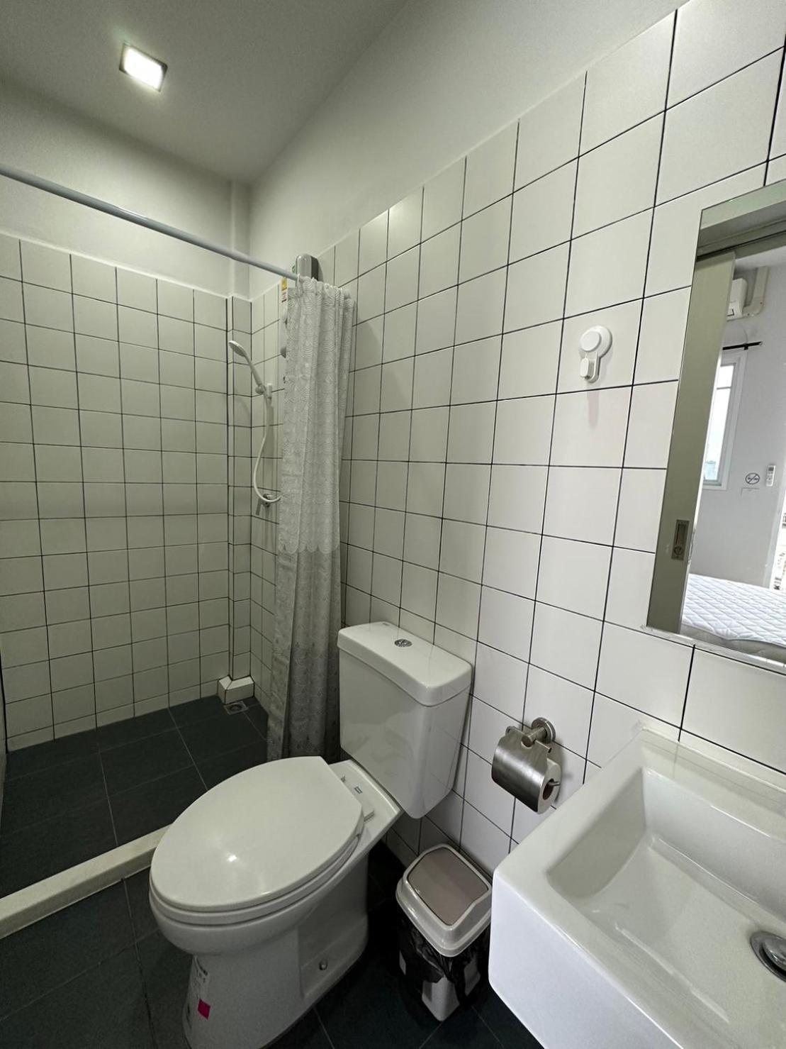 Pier 808 Hostel Bangkok Bagian luar foto