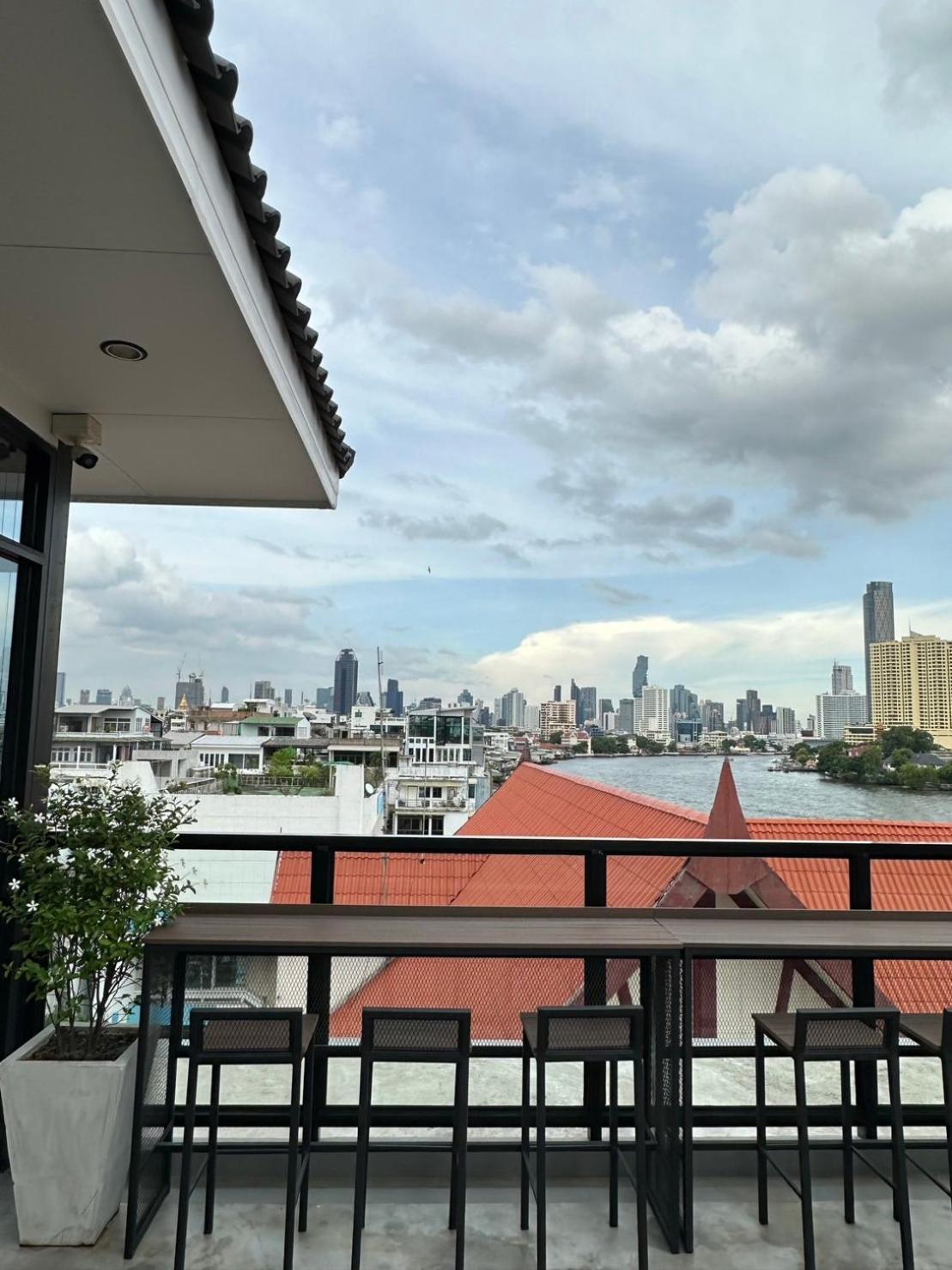 Pier 808 Hostel Bangkok Bagian luar foto