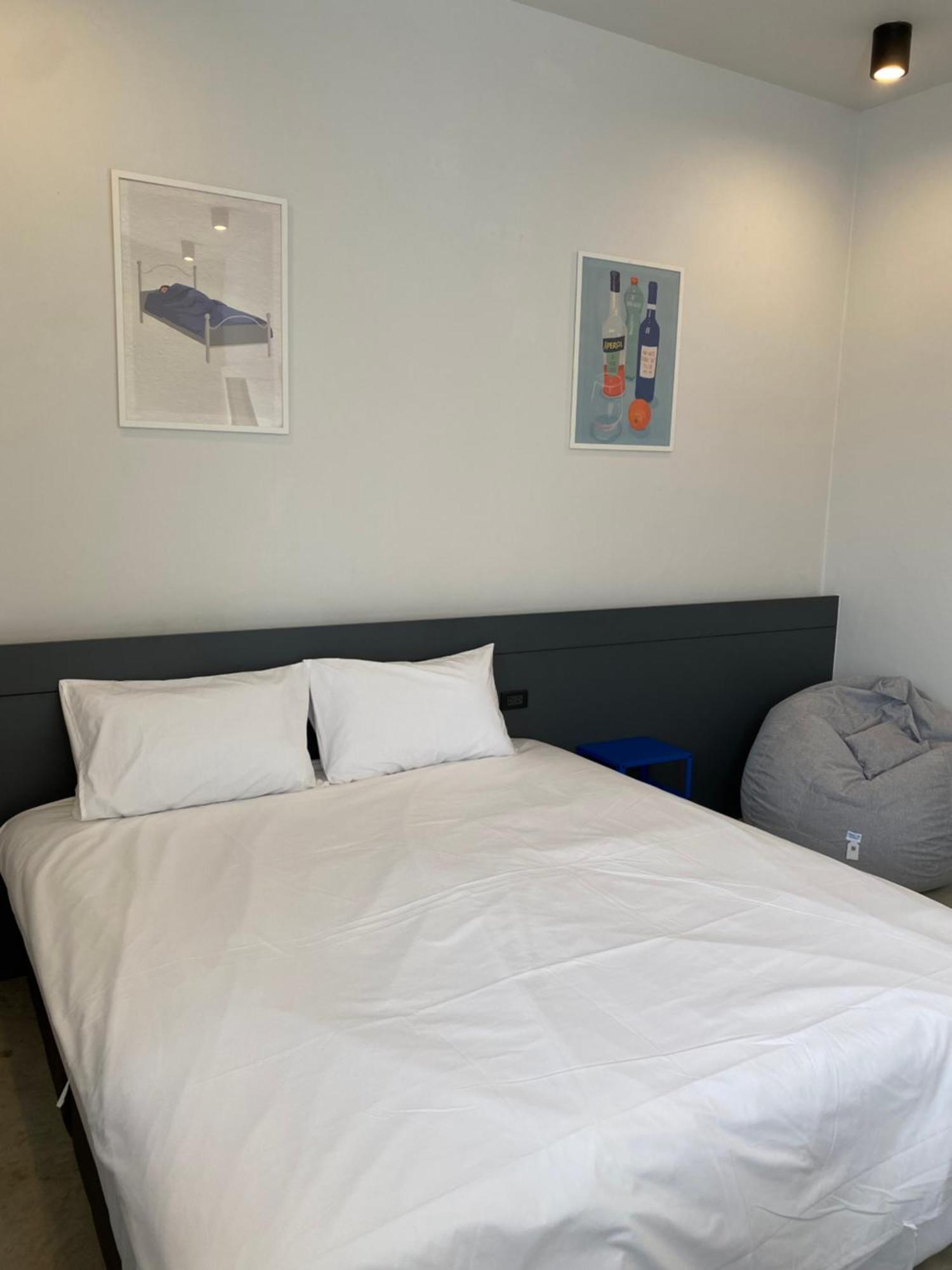 Pier 808 Hostel Bangkok Bagian luar foto