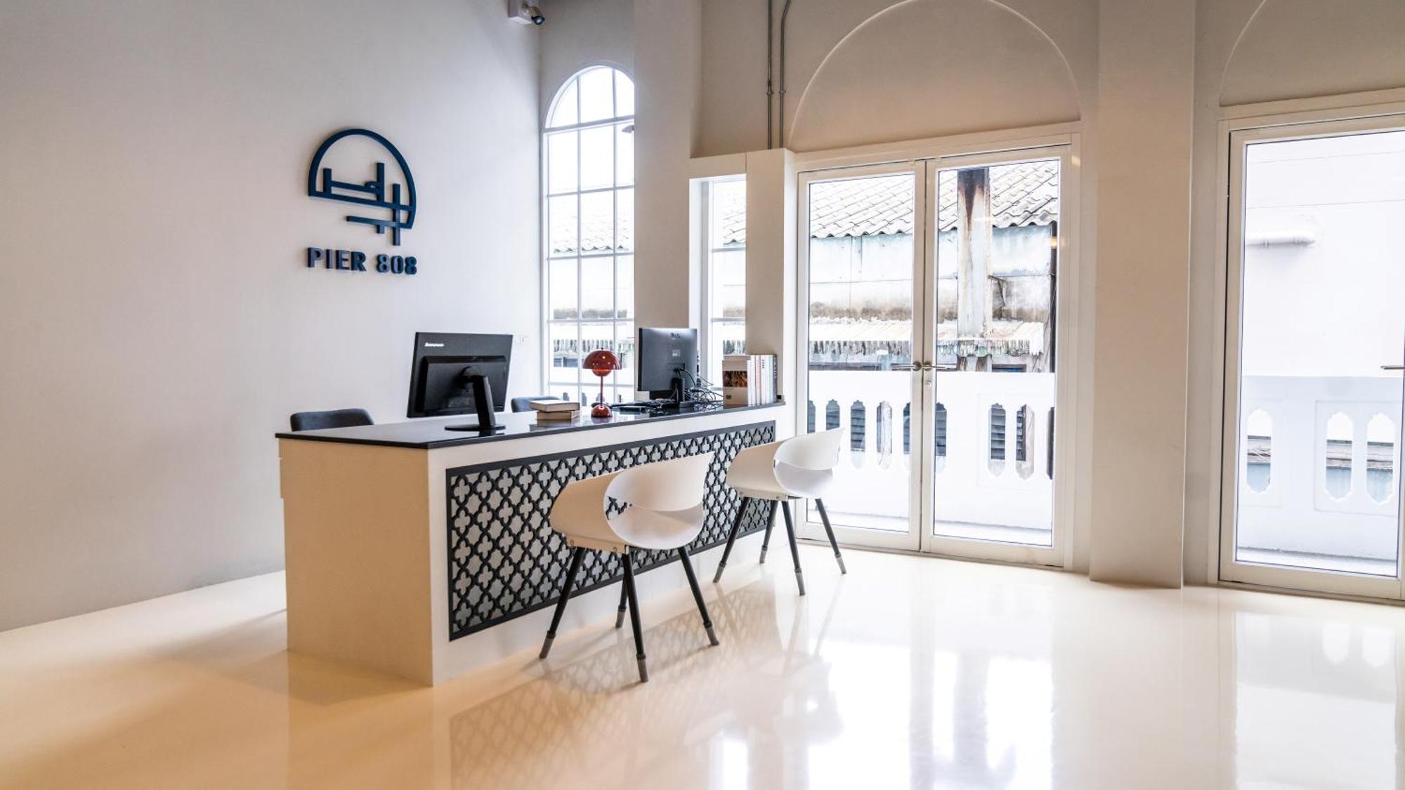 Pier 808 Hostel Bangkok Bagian luar foto